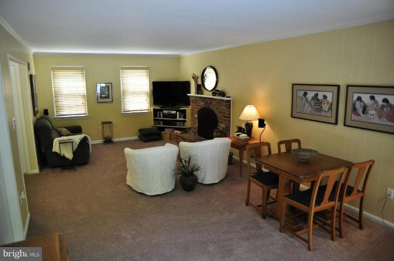 1325 Beulah Road Vienna, VA 22182 - Photo 14 of 30 Family Room