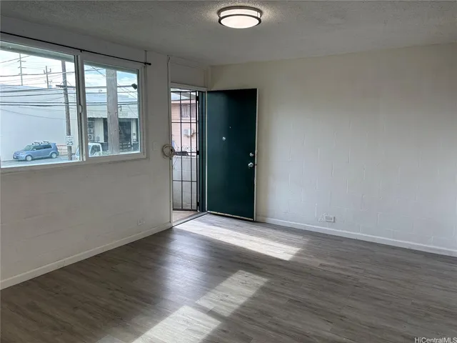 $1,400 | 1924 Kalani Street, Unit 4, Honolulu, HI 96819