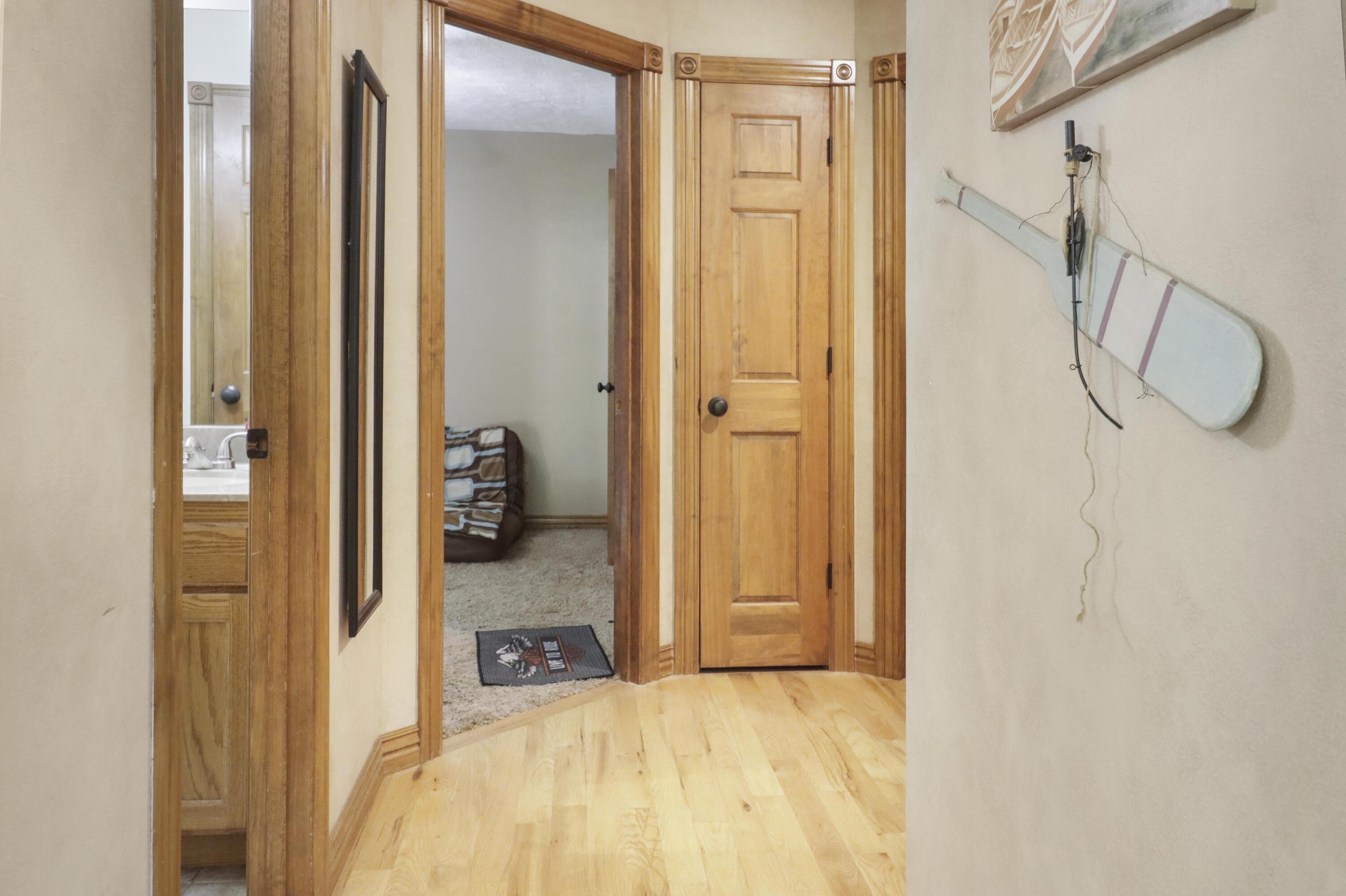 588 East Southernview Road Ozark, MO 65721 - Photo 29 of 37 Hallway