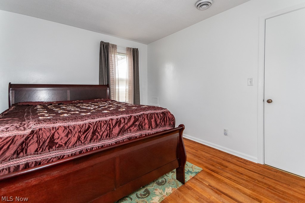 8144 Stockbridge Road Mentor, OH 44060 - Photo 22 of 36 Large bedroom #2 with wood floors
