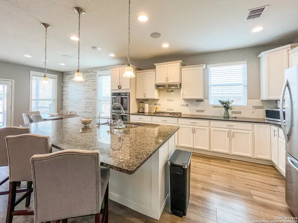 $3,750 | 7427 Valle Mission, Boerne, TX 78015