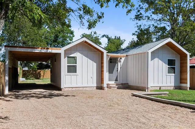 $129,900 | 717 Alice Street, Mexia, TX 76667