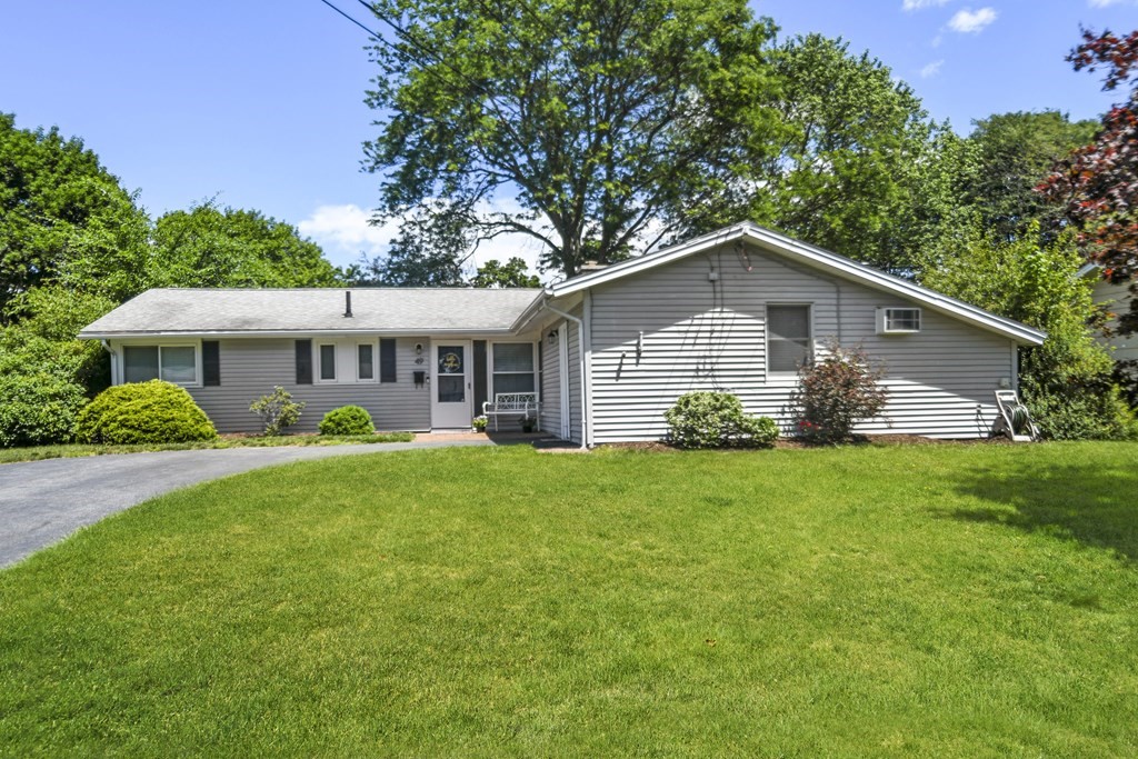 49 Lohnes Road Framingham, MA 01701 - Photo 1 of 38 Gallery Image 1