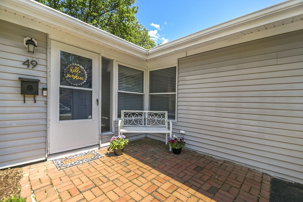 49 Lohnes Road Framingham, MA 01701 - Photo 3 of 38 Gallery Image 3