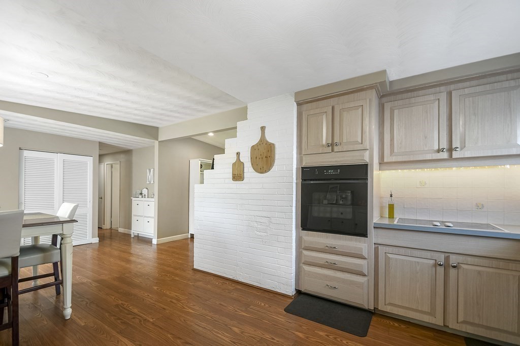 49 Lohnes Road Framingham, MA 01701 - Photo 5 of 38 Gallery Image 5