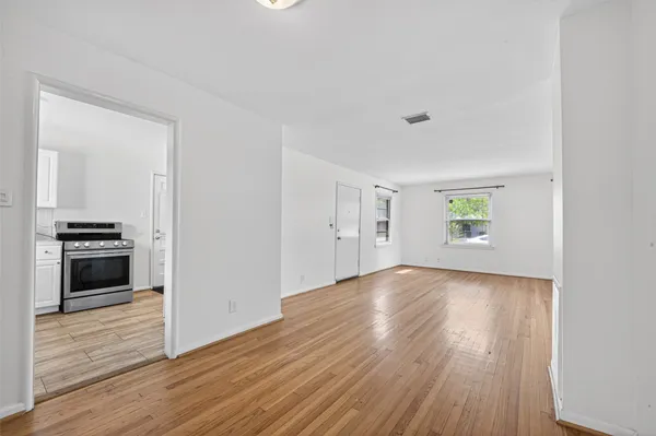 $2,050 | 5505 Huisache Street, Houston, TX 77081