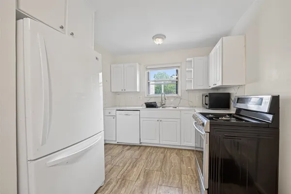 $2,050 | 5505 Huisache Street, Houston, TX 77081