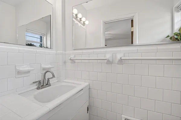 $2,050 | 5505 Huisache Street, Houston, TX 77081