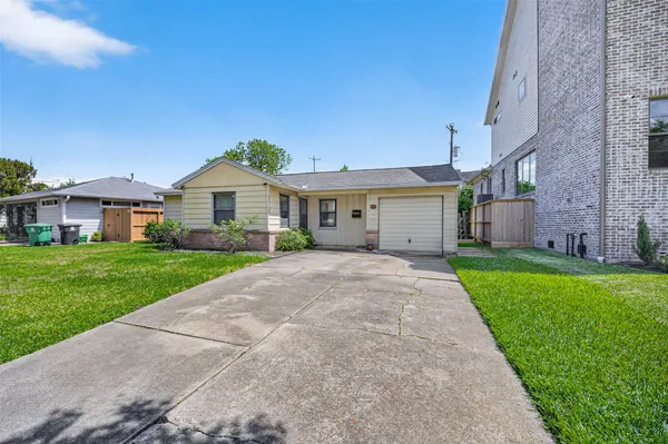 $2,050 | 5505 Huisache Street, Houston, TX 77081