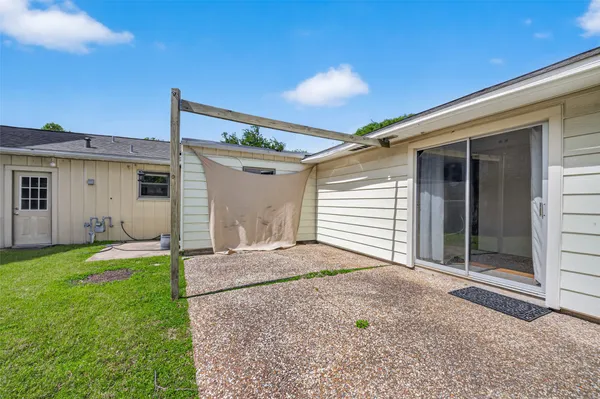 $2,050 | 5505 Huisache Street, Houston, TX 77081