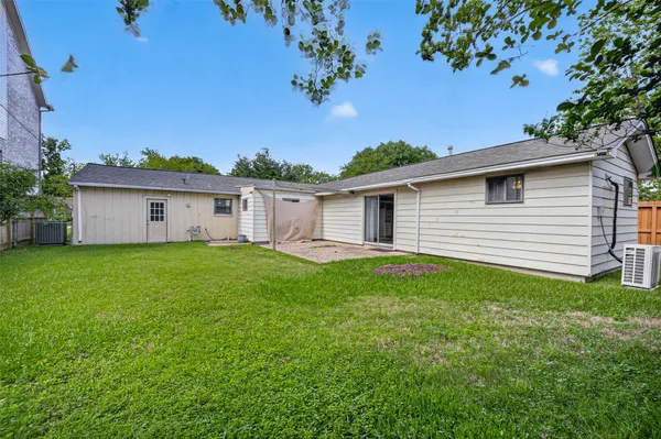 $2,050 | 5505 Huisache Street, Houston, TX 77081