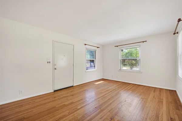 $2,050 | 5505 Huisache Street, Houston, TX 77081