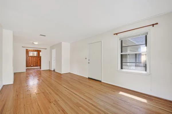 $2,050 | 5505 Huisache Street, Houston, TX 77081