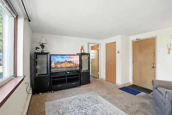 $775,000 | 2236 West Pinehurst Avenue, St. Paul, MN 55116