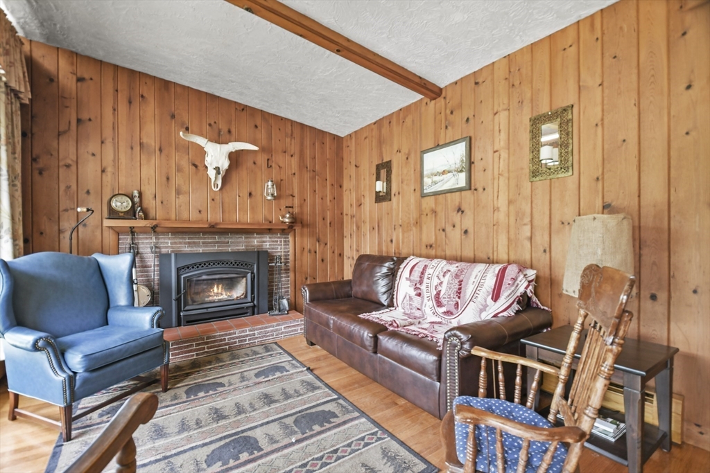 119 Charlton Road Spencer, MA 01562 - Photo 4 of 38 Gallery Image 4