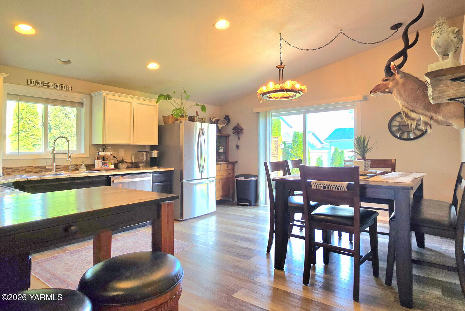 603 Millenium Avenue Moxee, WA 98936 - Photo 7 of 18 kitchen3