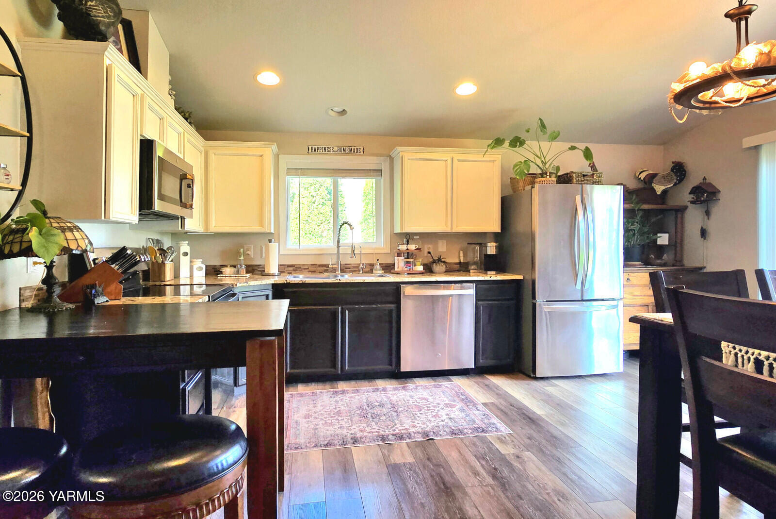 603 Millenium Avenue Moxee, WA 98936 - Photo 9 of 18 kitchen2