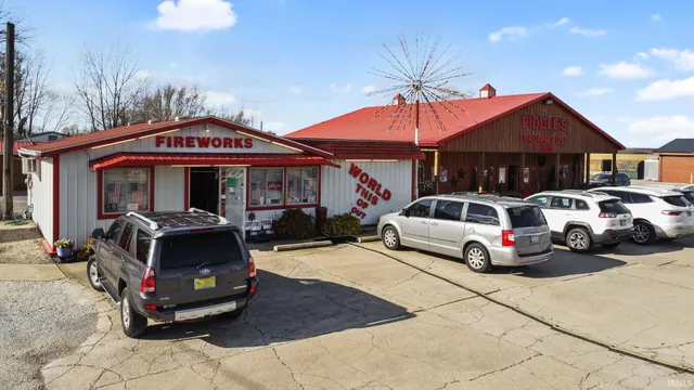 $1,100,000 | 1514 North 6th Street, Monticello, IN 47960