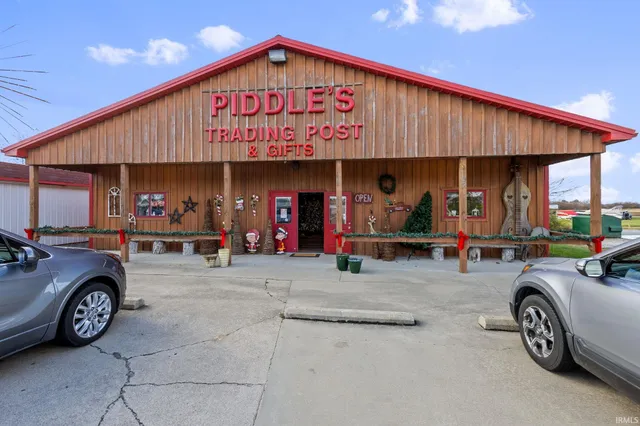 $1,100,000 | 1514 North 6th Street, Monticello, IN 47960