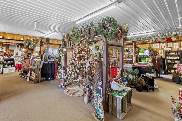 $1,100,000 | 1514 North 6th Street, Monticello, IN 47960