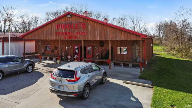 $1,100,000 | 1514 North 6th Street, Monticello, IN 47960