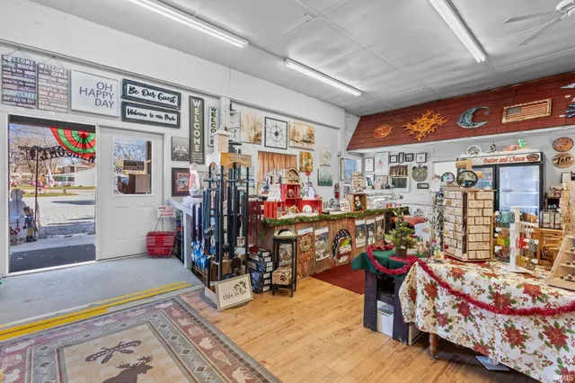 $1,100,000 | 1514 North 6th Street, Monticello, IN 47960