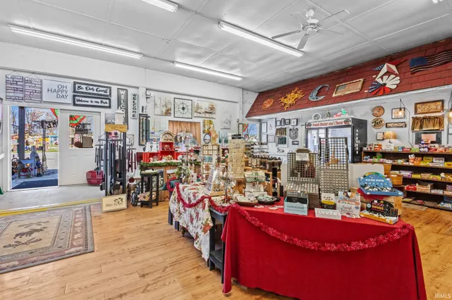 $1,100,000 | 1514 North 6th Street, Monticello, IN 47960