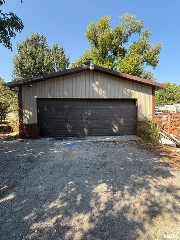 $150,000 | 808 South Victor Street, Christopher, IL 62822