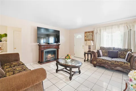 $850,000 | 6133 Orchard Avenue, Huntington Park, CA 90255