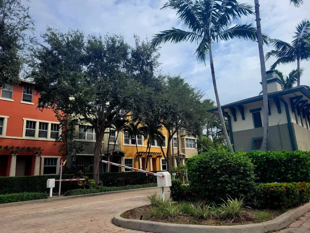 $2,600 | 750 Millbrae Court, Unit 5, West Palm Beach, FL 33401