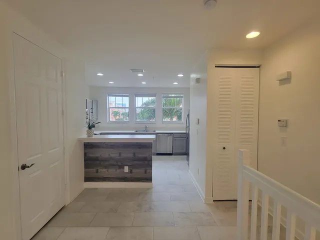 $2,600 | 750 Millbrae Court, Unit 5, West Palm Beach, FL 33401