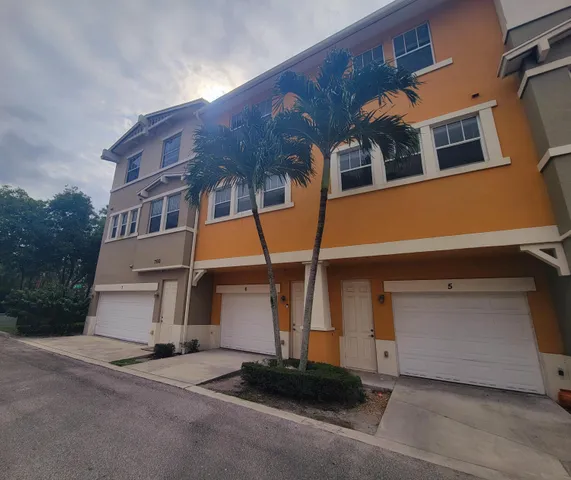 $2,600 | 750 Millbrae Court, Unit 5, West Palm Beach, FL 33401