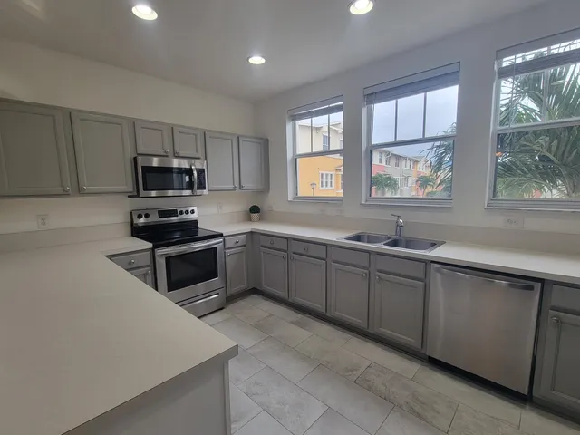 $2,600 | 750 Millbrae Court, Unit 5, West Palm Beach, FL 33401