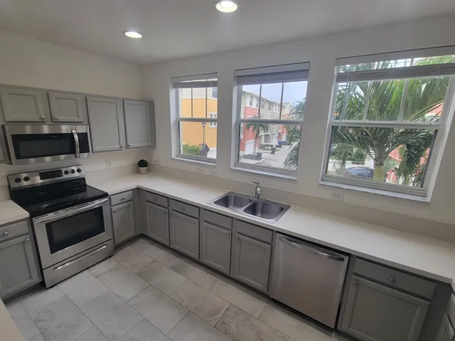 $2,600 | 750 Millbrae Court, Unit 5, West Palm Beach, FL 33401