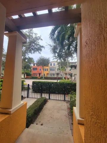 $2,600 | 750 Millbrae Court, Unit 5, West Palm Beach, FL 33401