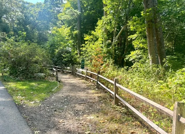 $1,100,000 | 5 Kings Way, Manchester, MA 01944