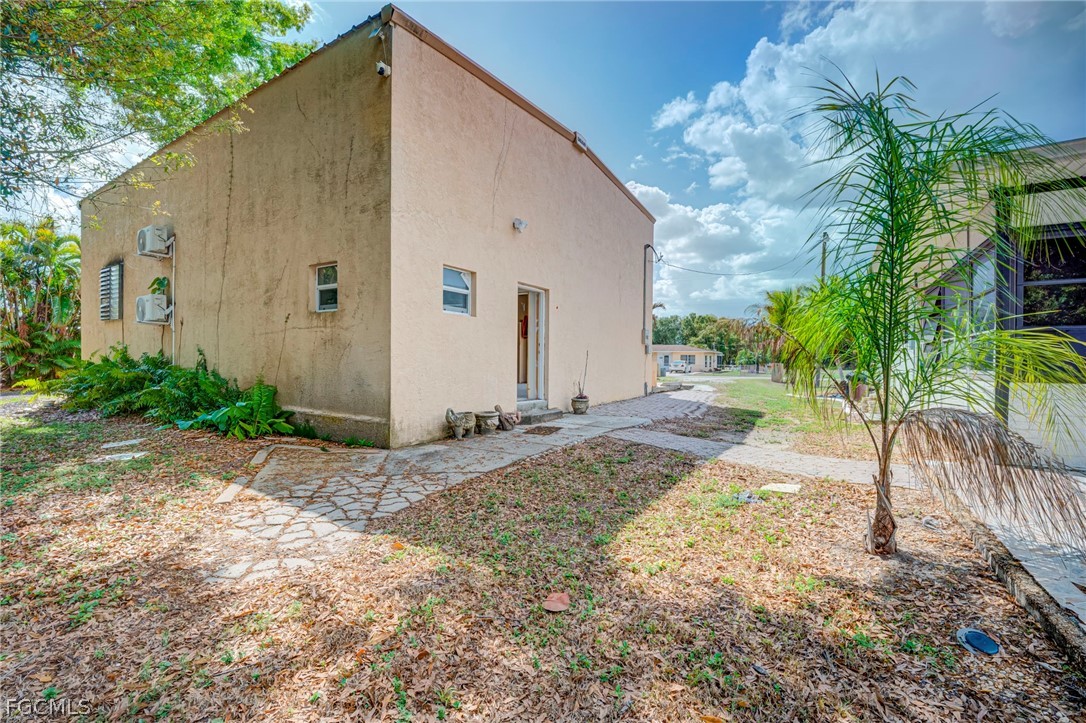 1672 Many Road North Fort Myers, FL 33903 - Photo 4 of 30