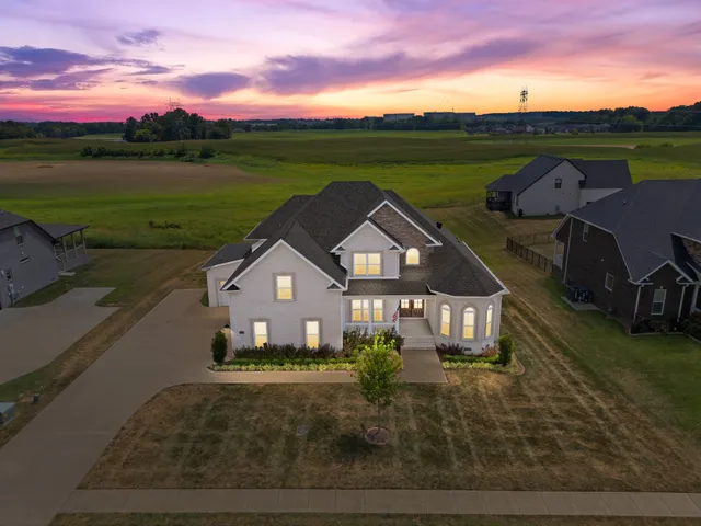 $665,000 | 1141 Archibald Drive, Clarksville, TN 37043