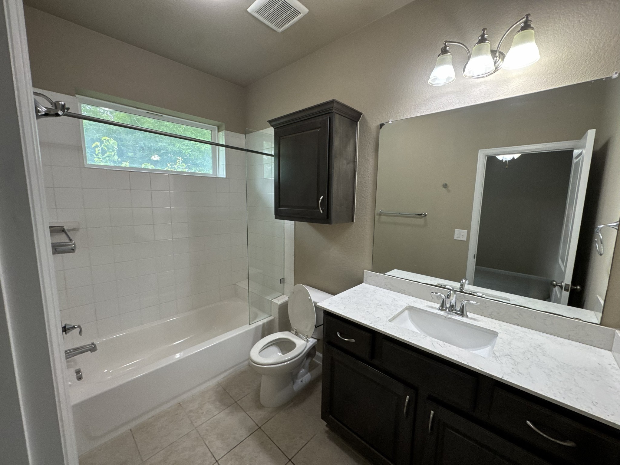 4705 Rosedale Avenue, Unit B Austin, TX 78756 - Photo 20 of 22 In-suite bathroom for upstairs bedroom