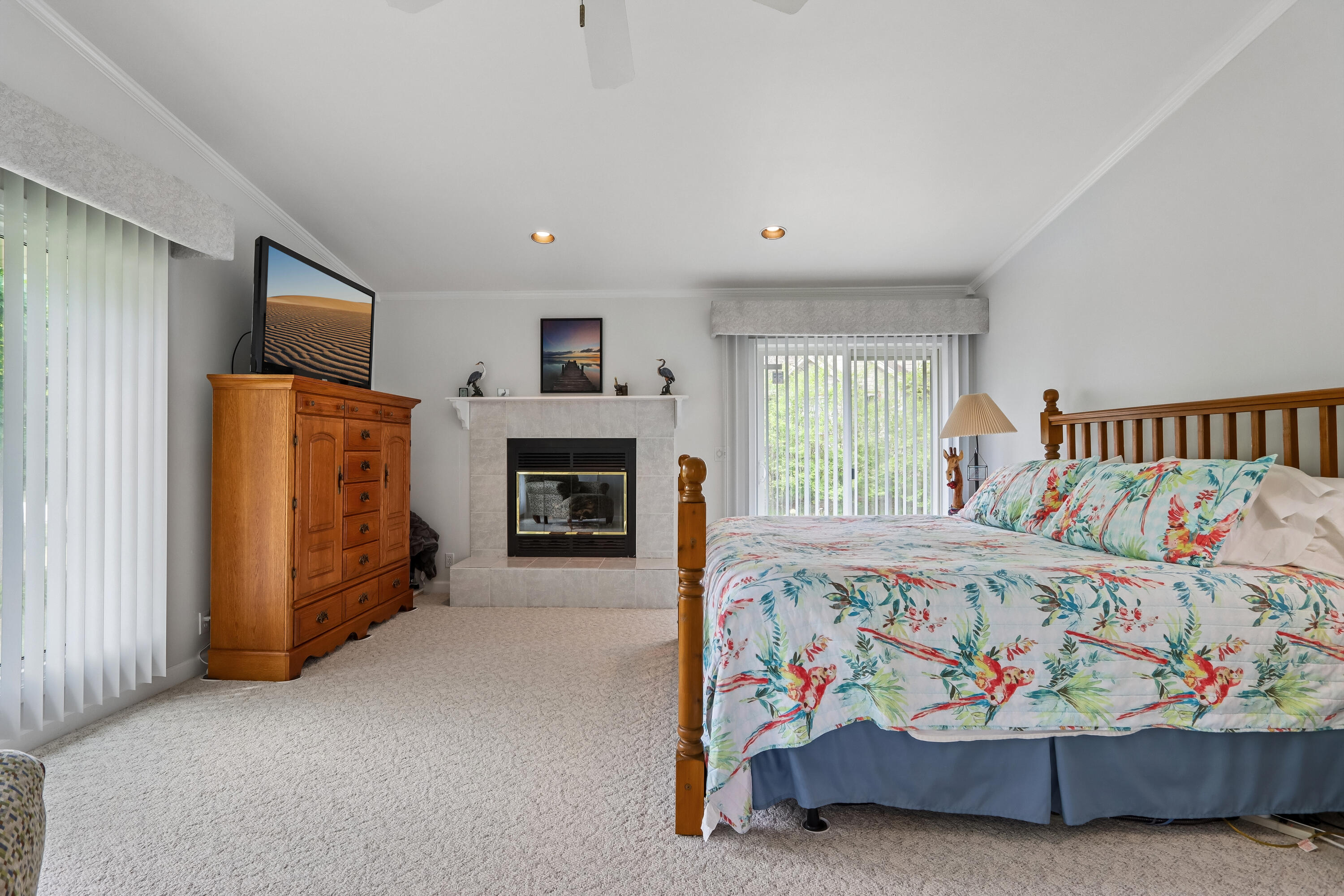 804 Lochtyn Ridge Wales, WI 53183 - Photo 19 of 58 Primary Bedroom