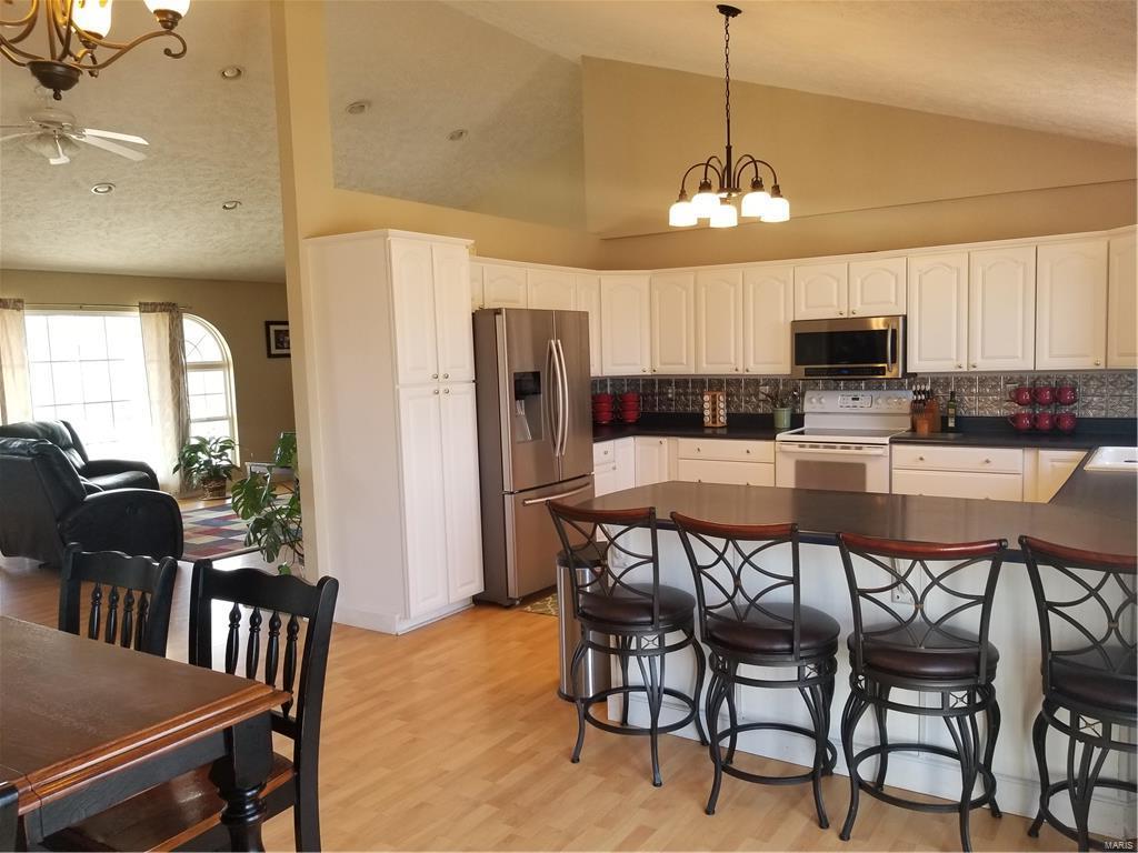 12625 Perry County Line Road Oakdale, IL 62268 - Photo 2 of 27