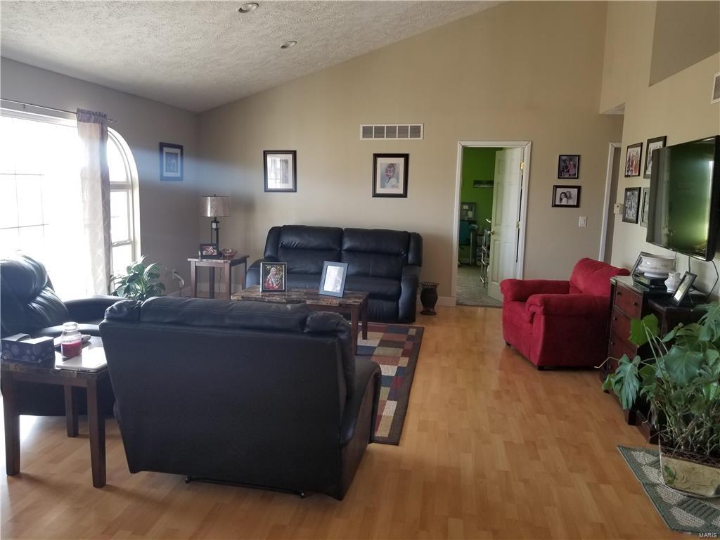 12625 Perry County Line Road Oakdale, IL 62268 - Photo 4 of 27