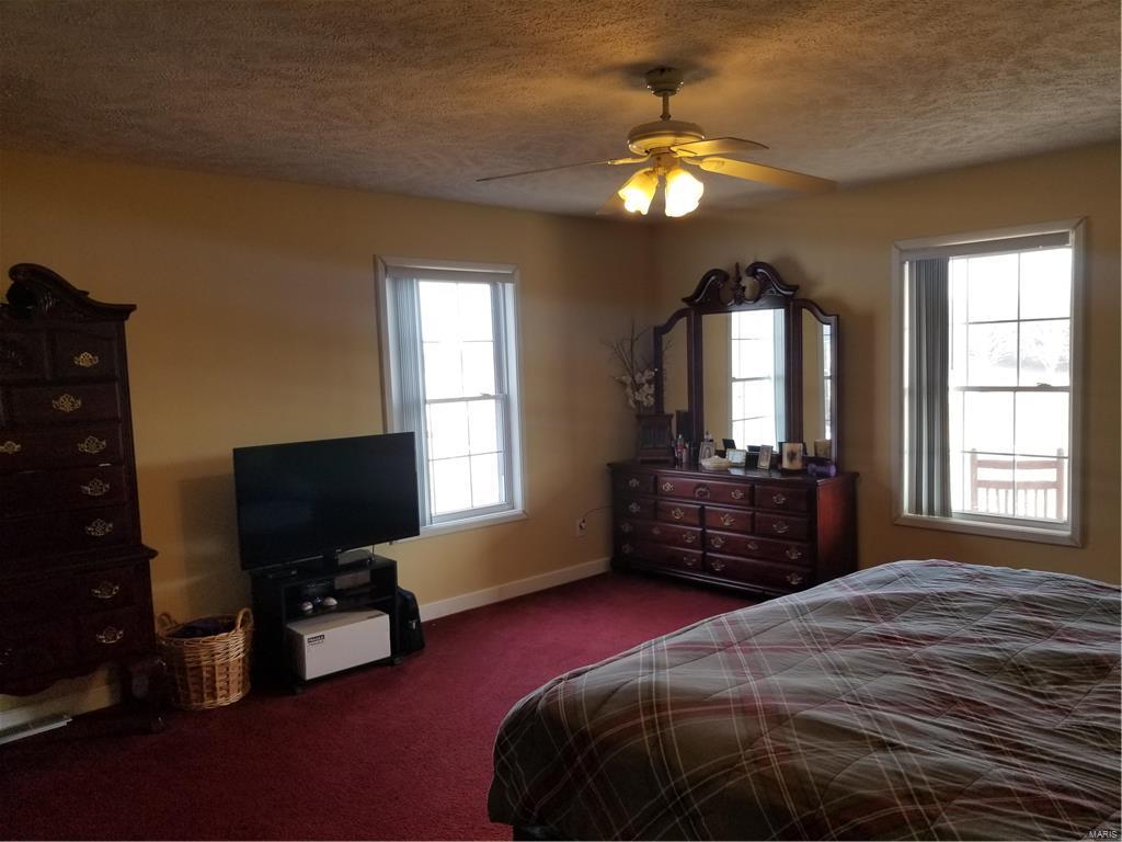 12625 Perry County Line Road Oakdale, IL 62268 - Photo 8 of 27