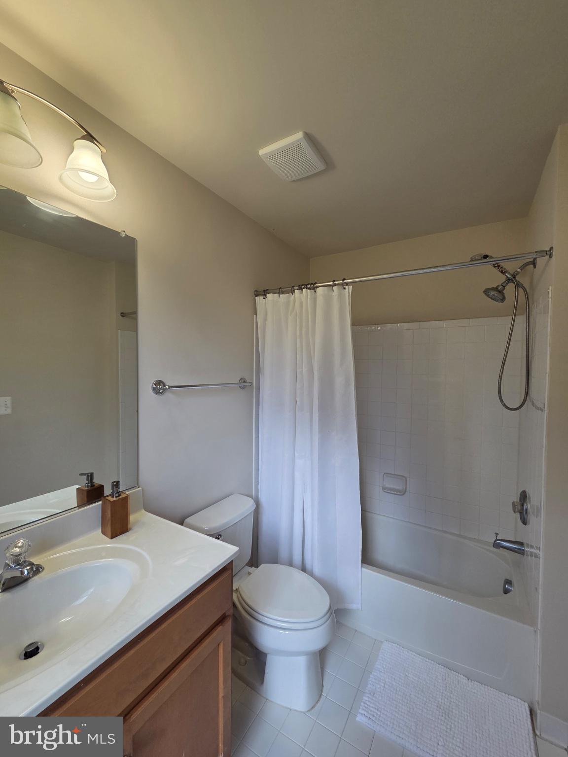 5394 MacDonald Road Woodbridge, VA 22193 - Photo 47 of 70 Bright and inviting bathroom oasis.