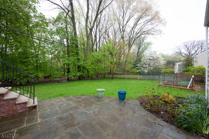 30 Chestnut Hill Place Glen Ridge, NJ 07028 - Photo 12 of 14