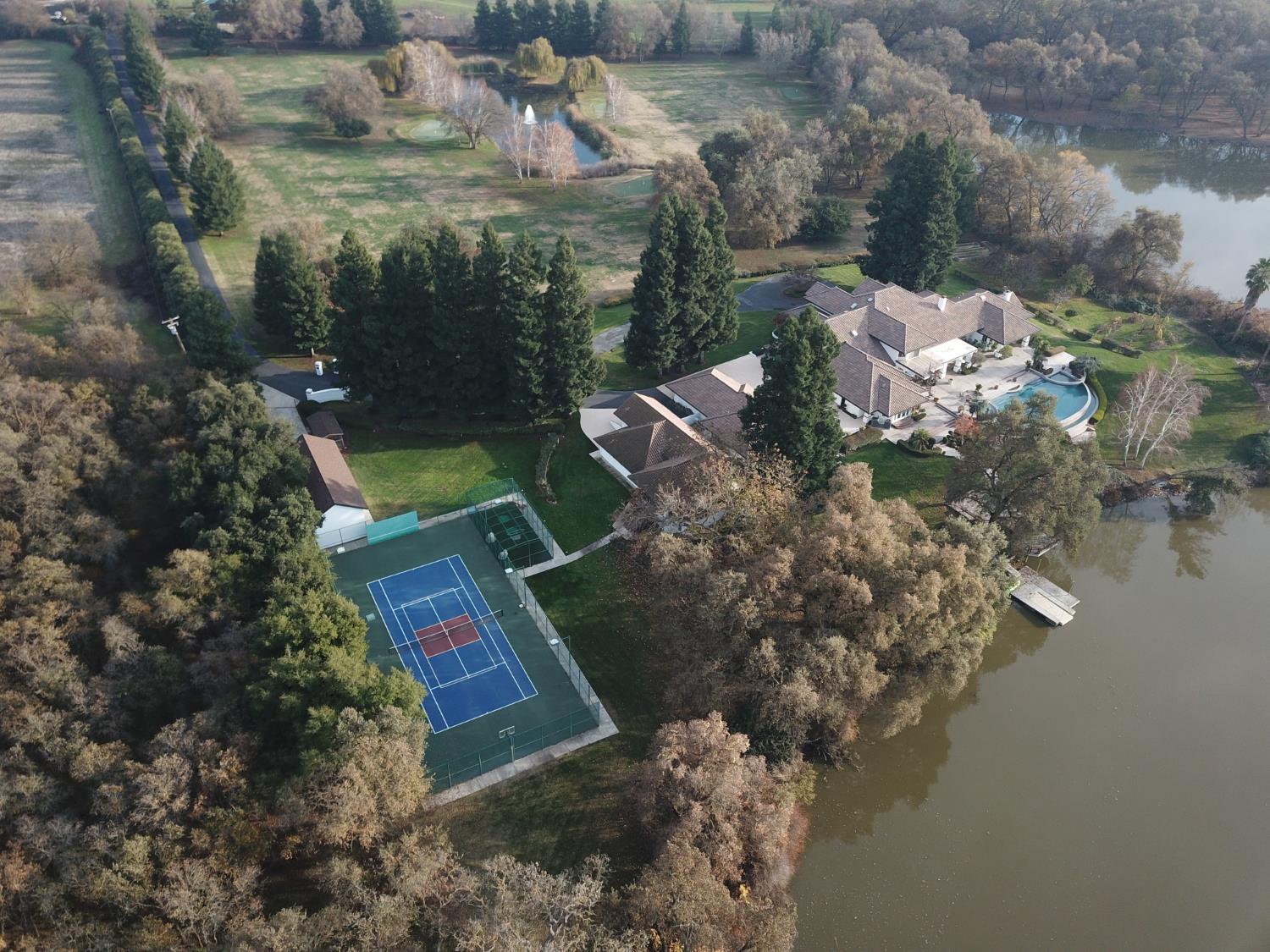 10676 Wilton Road Elk Grove, CA 95624 - Photo 11 of 82