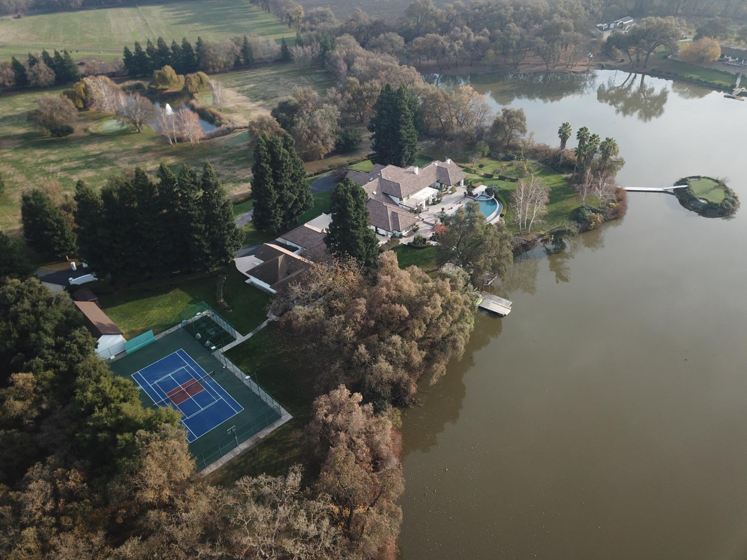 10676 Wilton Road Elk Grove, CA 95624 - Photo 12 of 82