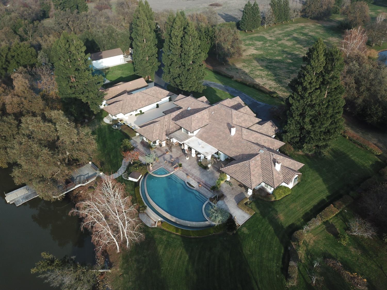 10676 Wilton Road Elk Grove, CA 95624 - Photo 13 of 82