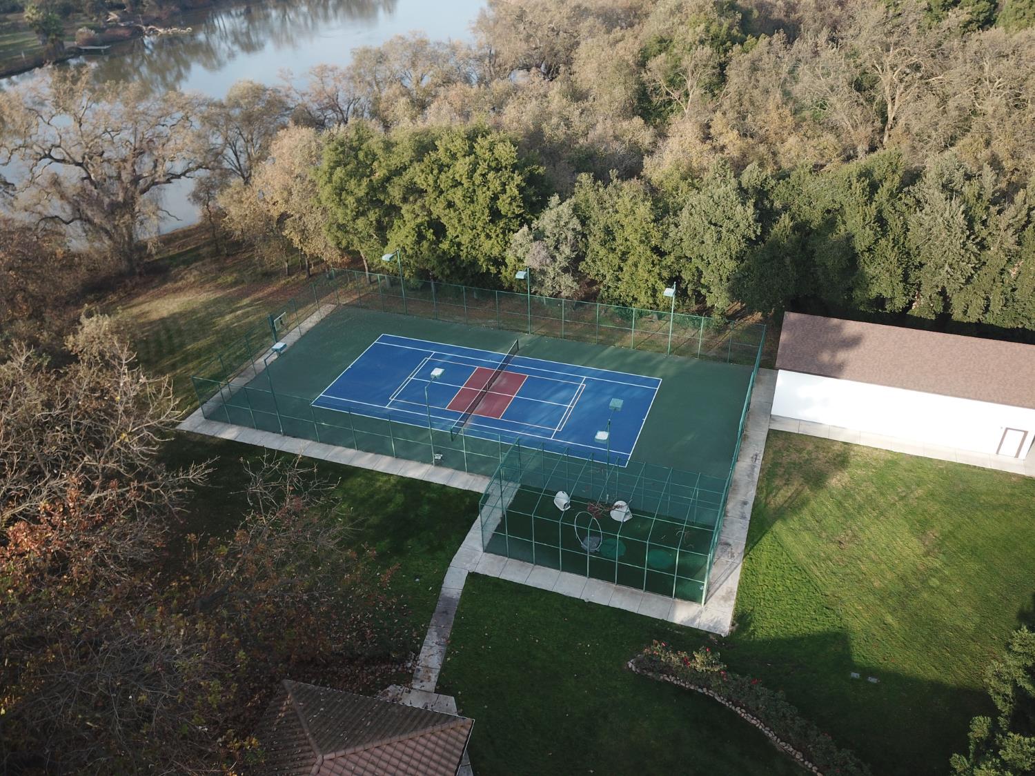 10676 Wilton Road Elk Grove, CA 95624 - Photo 16 of 82