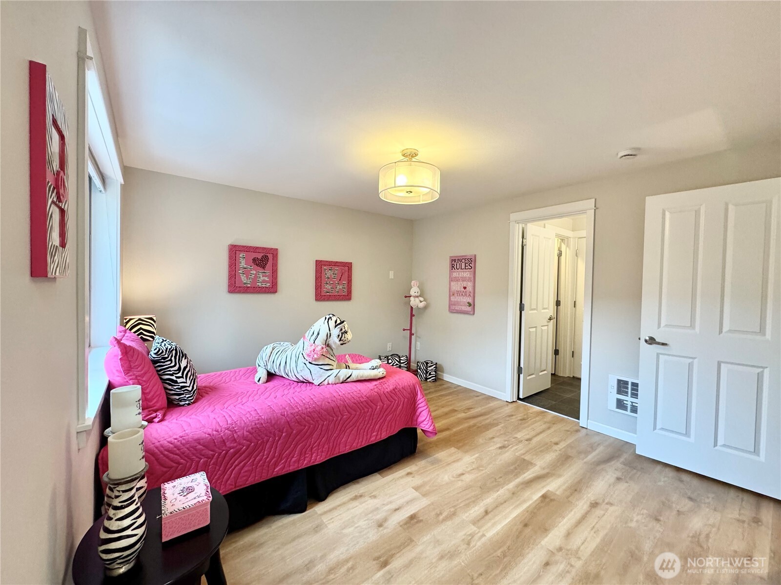 2138 North 113th Street, Unit B Seattle, WA 98133 - Photo 23 of 37